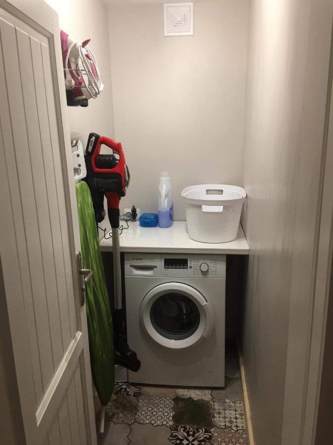 Angliiska Vila アルバナシ エクステリア 写真